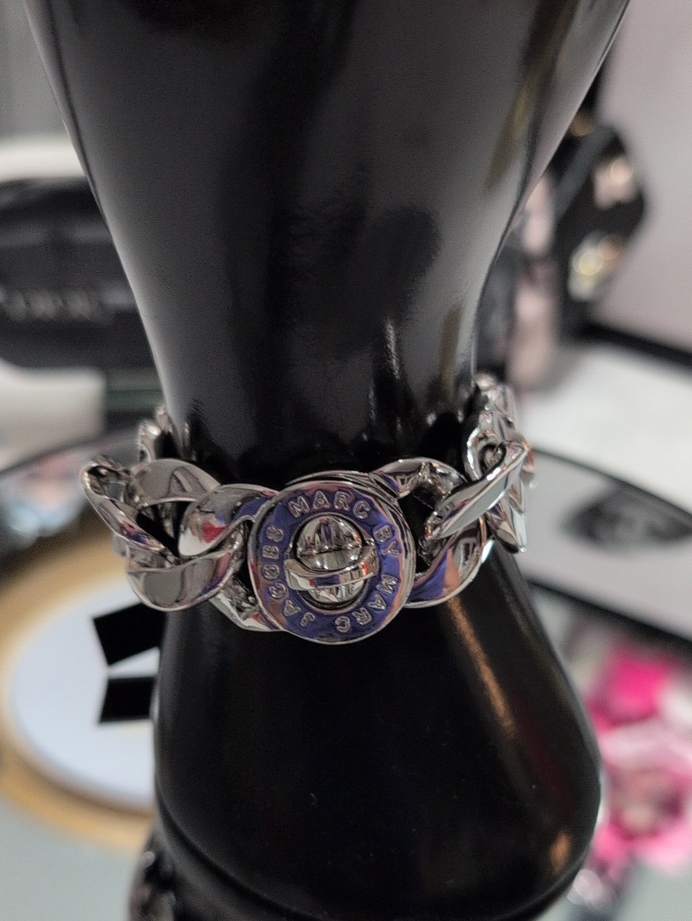 Marc Jacobs Katie Logo link Silver toned Bracelet - 8"L 🔥